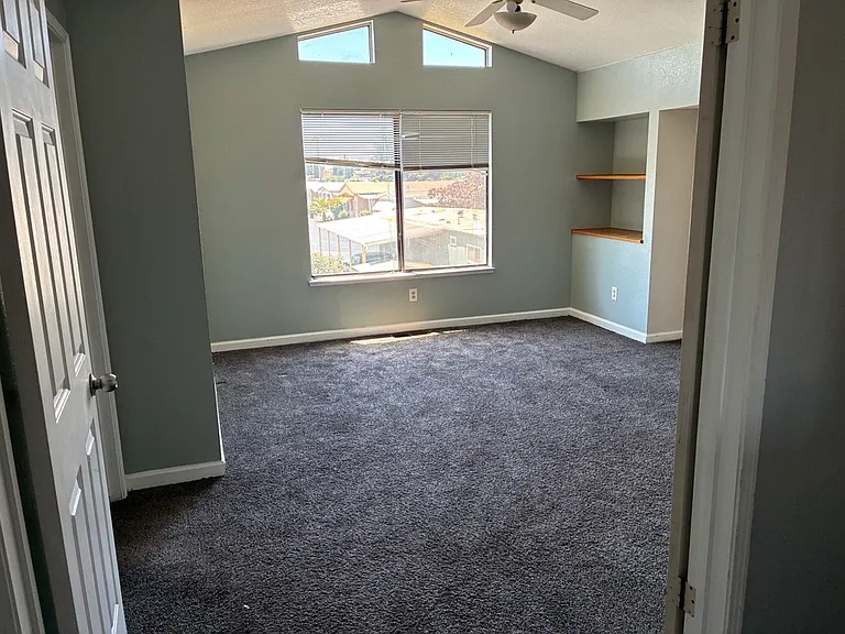 2814 Canyon Dr — Photo 16