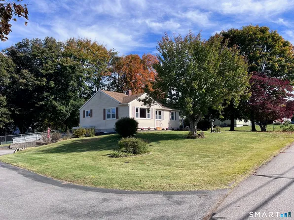 18 Michael Lane, Ledyard, CT 06339