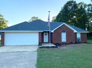 92 Little Creek Ln, Columbus, MS 39702