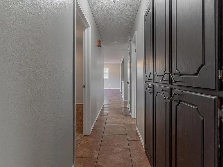 821 Peregrine Dr — Photo 45