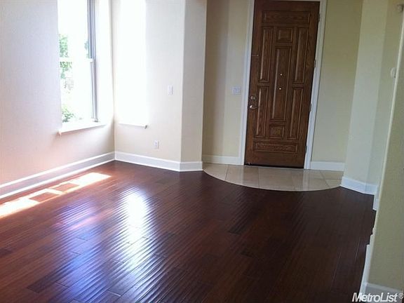 2nd image of 1066 Montague Ln