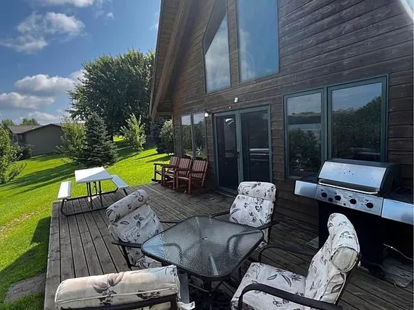 13374 Cameron Cove Rd, Wilmot, SD 57279