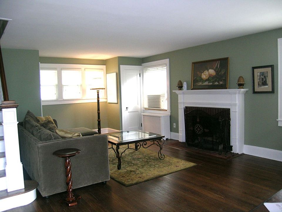 2nd image of 49 Conover Ln
