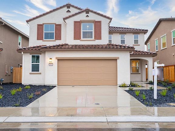 2nd image of 2662 Wisteria Drive