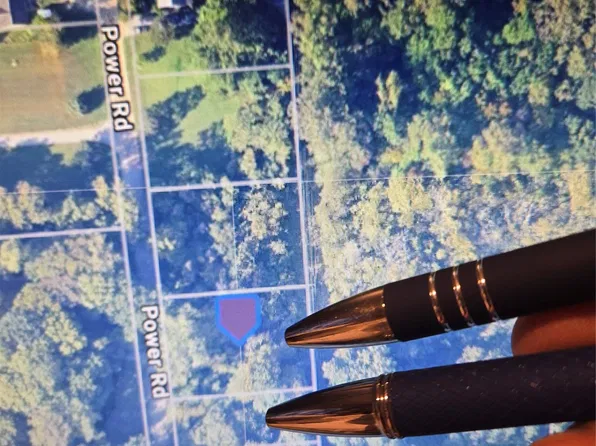 174-175 Power Rd, Farmington, MI 48336