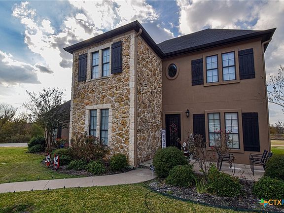 3rd image of 1220 Larkspur Ln