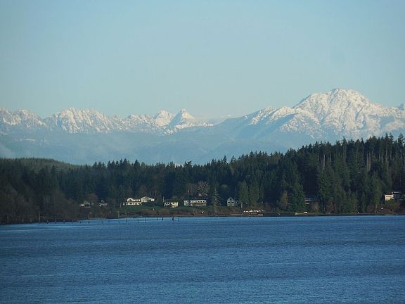 3rd image of 6321 Elizan Dr NW