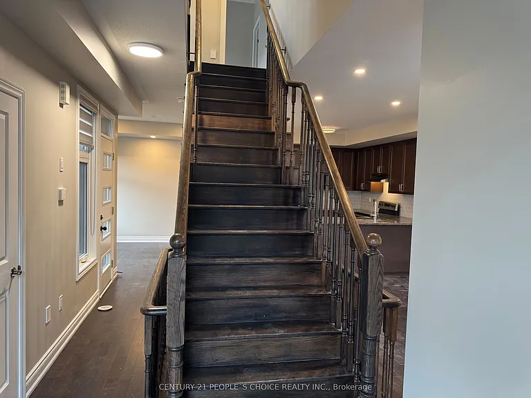 2518 Littlefield Cres — Photo 17