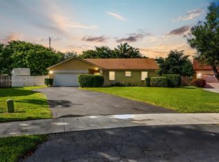 5743 SW 57th Way, Davie, FL 33314