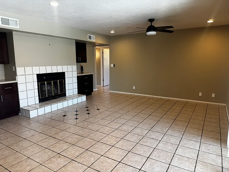 1235 W 12th Pl — Photo 21