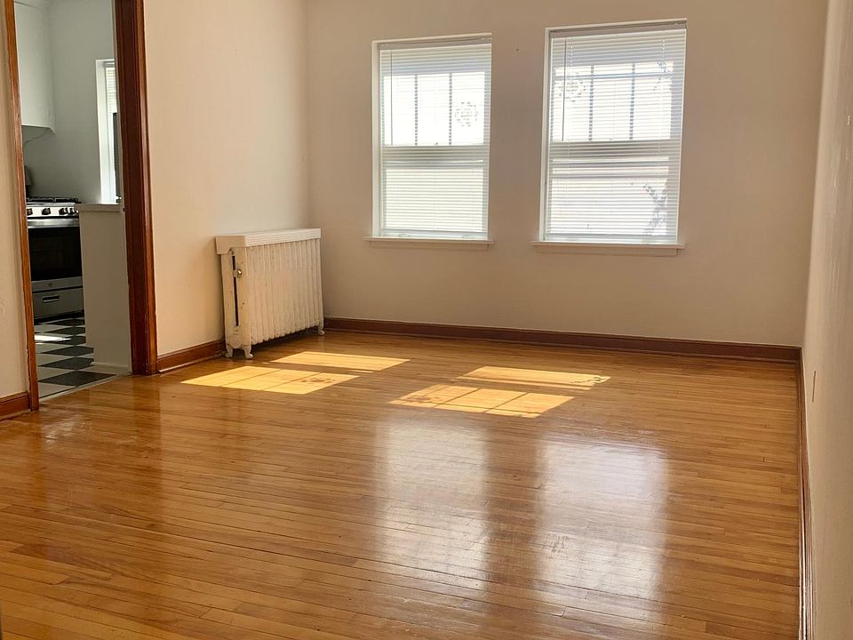 1st image of 655 Holly Ave #204