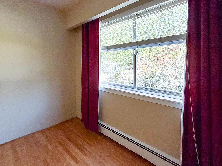 461 W 16th St #102 — Photo 21
