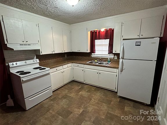 5th image of 198 Mount Harmon Cir