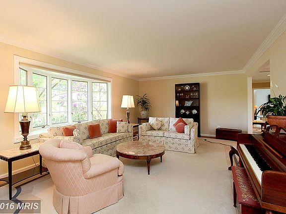 5th image of 6913 Keats Ct