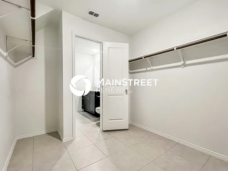 Walk In Closet