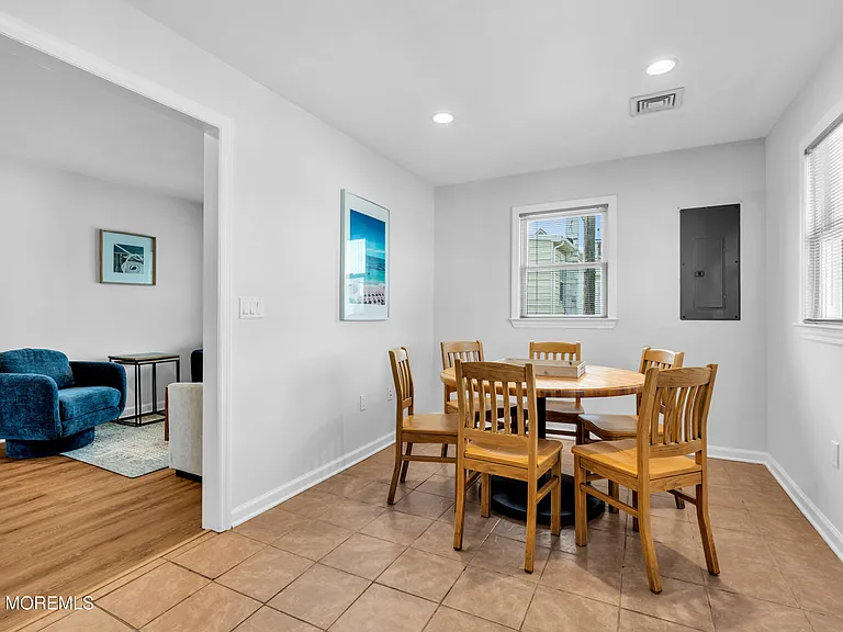 27 Arnold Ave — Photo 21