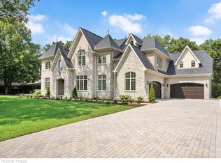 6 Brighton Ln, Oak Brook, IL 60523