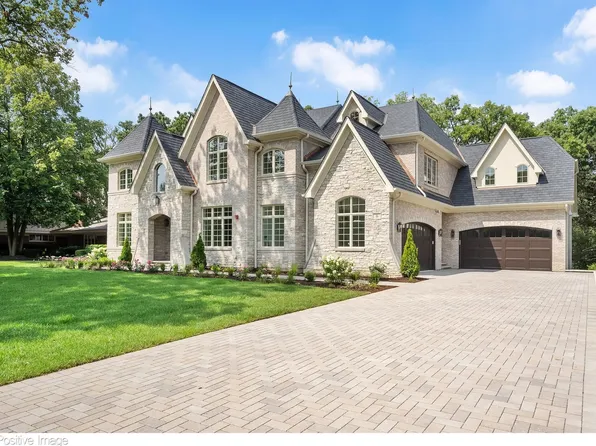 6 Brighton Ln, Oak Brook, IL 60523