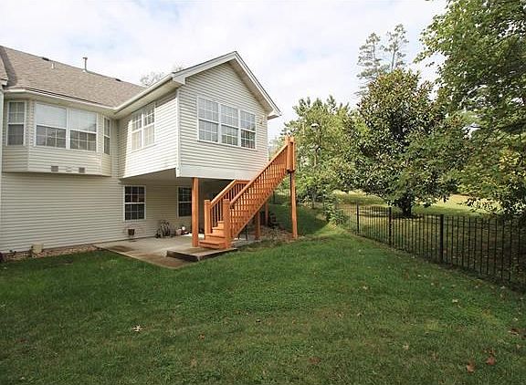 Enjoy the privacy and the green space!