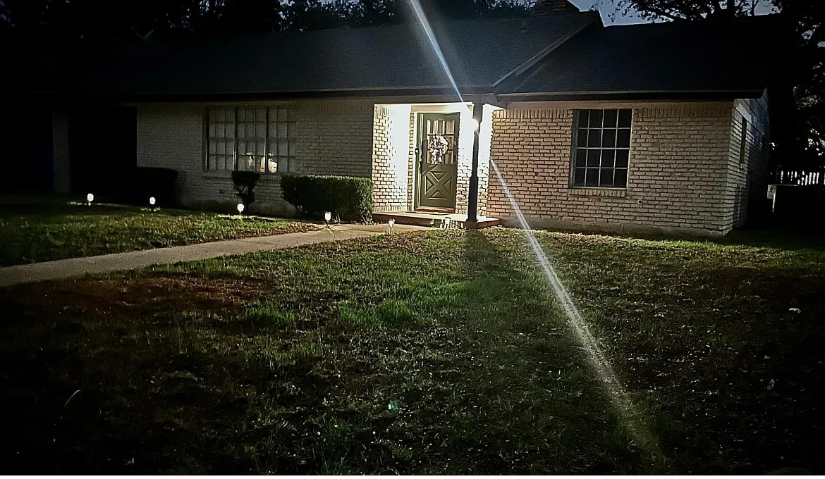 Building Photo - 3018 Woodland Cir