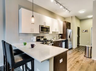 851 W Grand Ave #2/2, Chicago, IL 60642