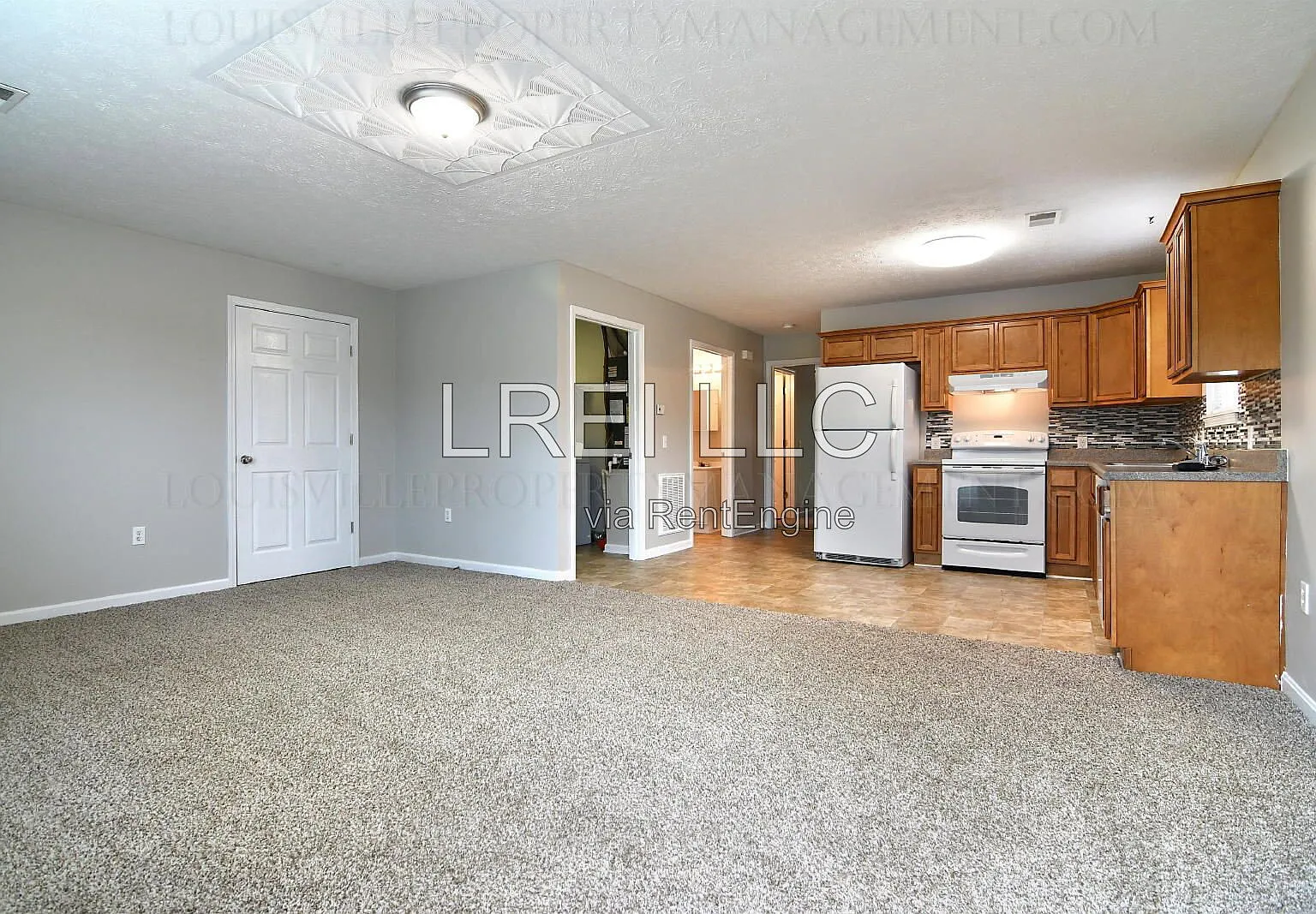2 bed, 2.0 bath, 900 sqft, $975 — Photo 2