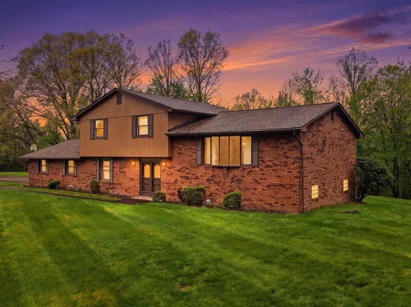 152 Laura Dr, Clinton, PA 15026