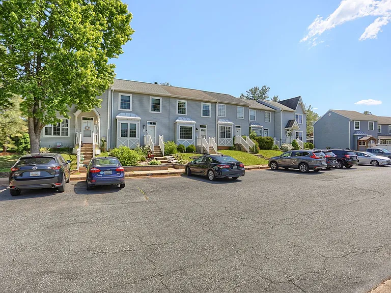 618 Milford Ct — Photo 32