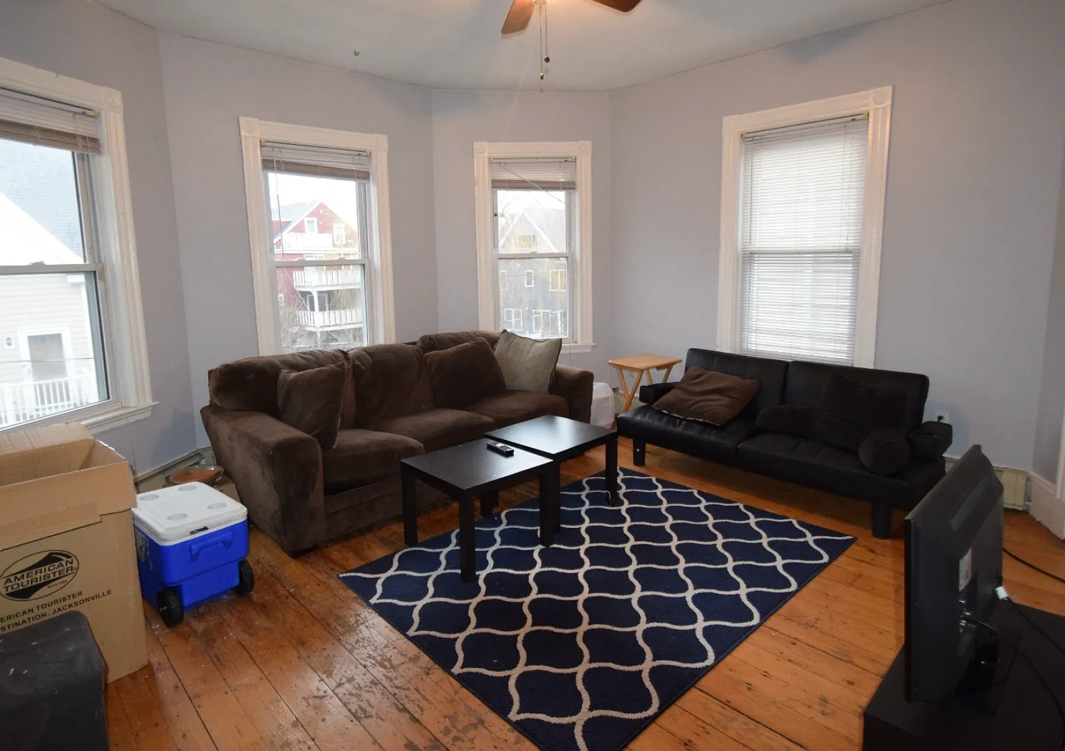 5 bed, 9999 sqft, $8,500 — Photo 3