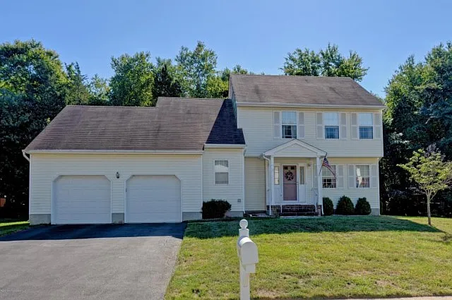 20 Teakwood Dr photo 1