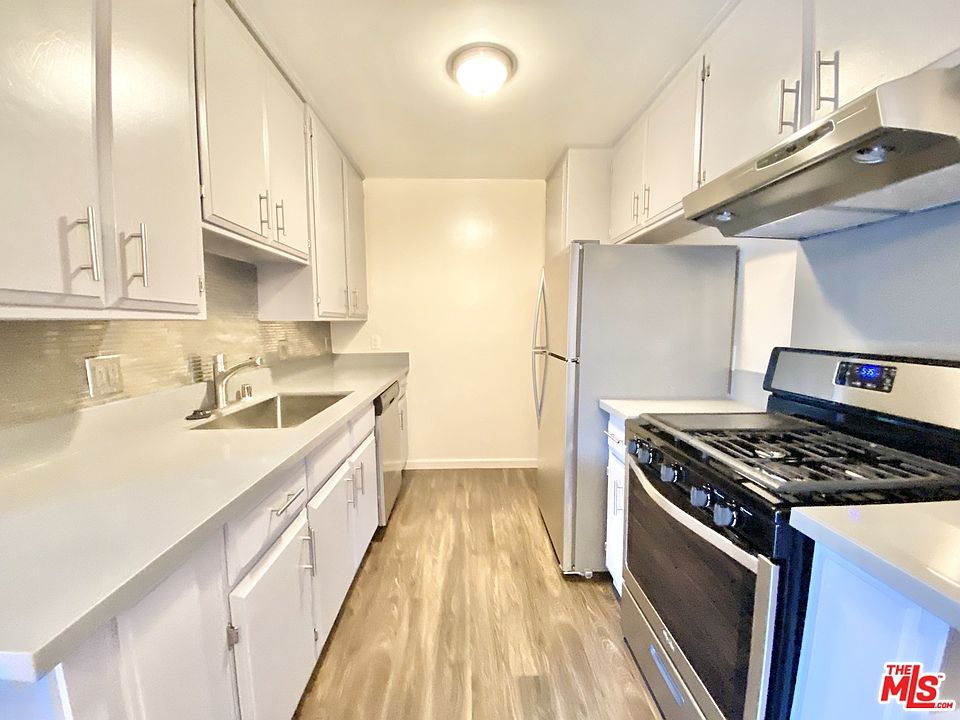 1st image of 1031 N Harper Ave #1A