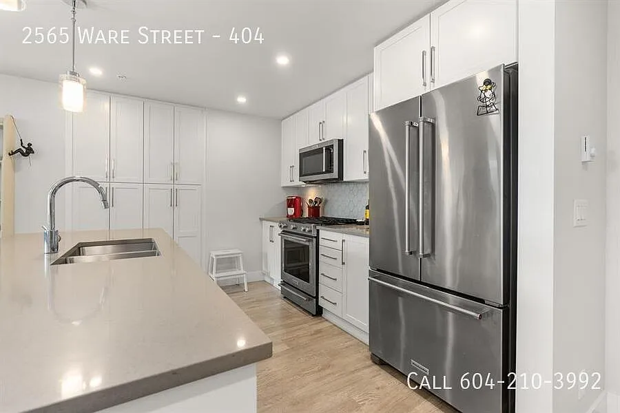 Building Photo - 2565 Ware St #404