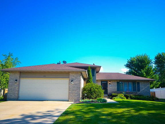 2nd image of 204 Woodbine Dr