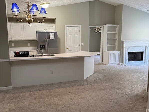 1001 Holly Dr APT 207, Gainesville, GA 30501