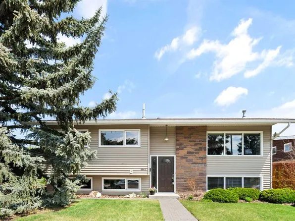 5047 SW Batchelor Cres NW, Calgary, AB T2L 1S8