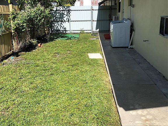 4th image of 401 SE 3rd Ave #2