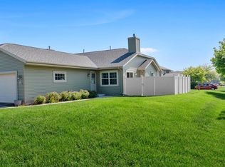W199N17070 Ridgeway Dr, Jackson, WI 53037