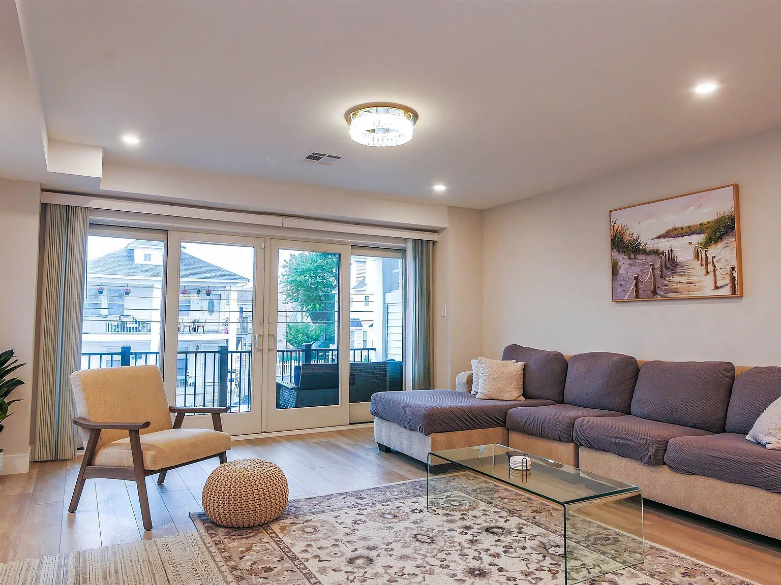 5 bed, 5.0 bath, $16,000 — Photo 2