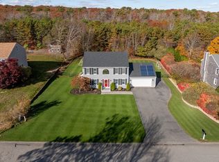 19 Oak Bluff Rd, Sagamore Beach, MA 02562