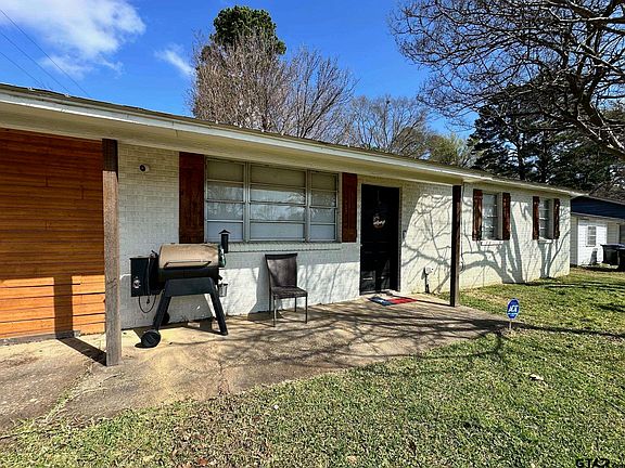 3rd image of 2601 E George Richey Rd