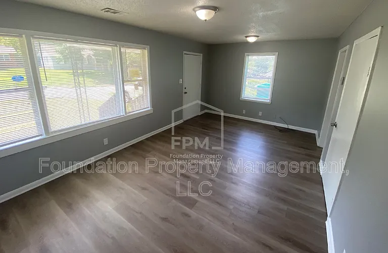 3276 Ashland St — Photo 7