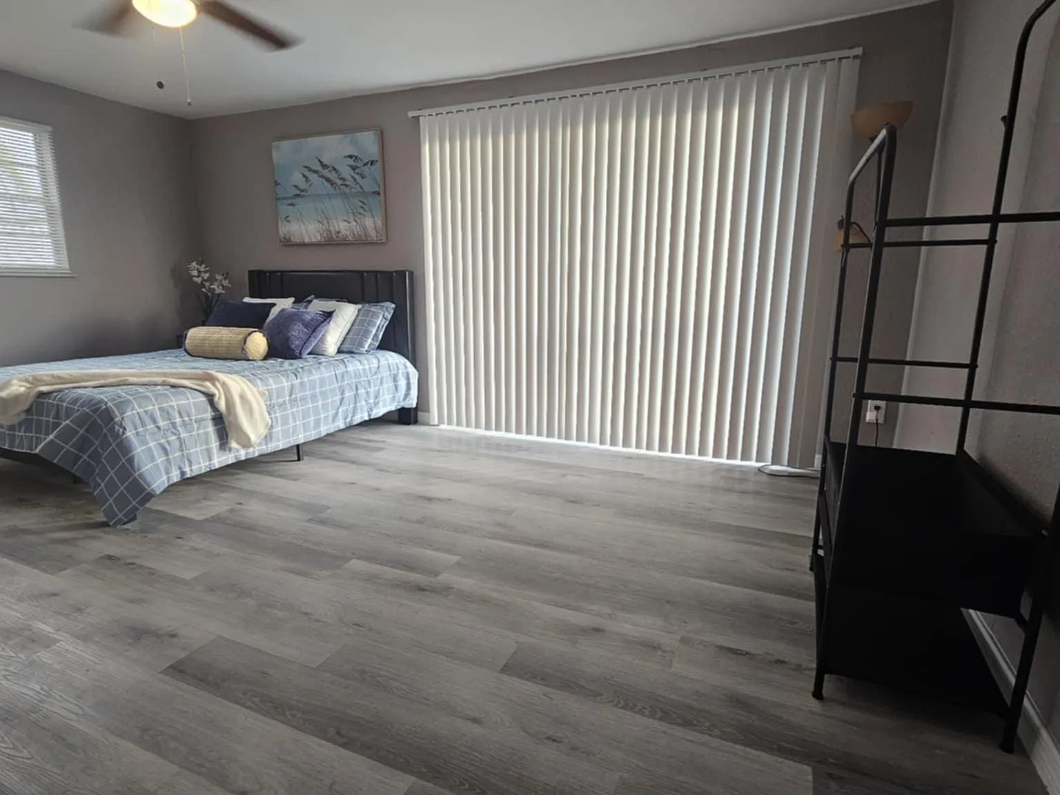 4 bed, 2.0 bath, 1724 sqft, $957 — Photo 1