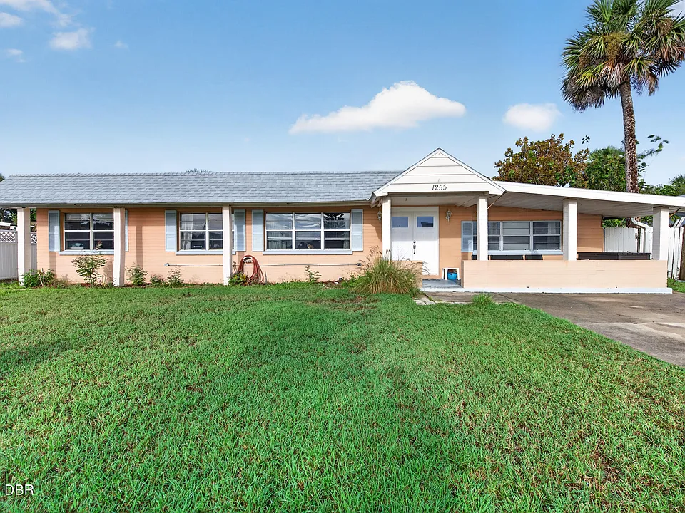 1255 Waverly Dr