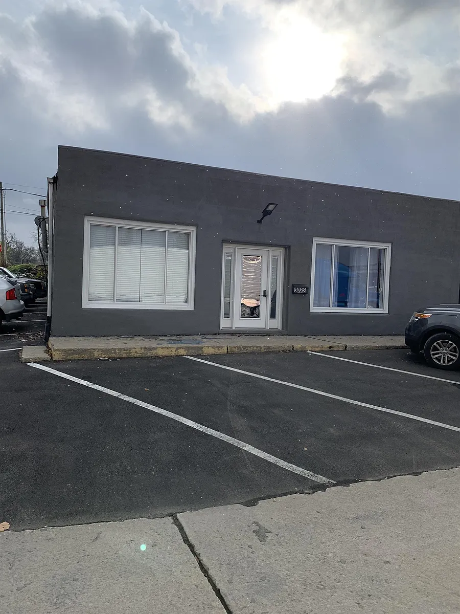 Building Photo - 3032 Maumee Ave #1