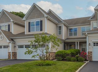 26 Hidden Brook Trl UNIT 26, Bethel, CT 06801