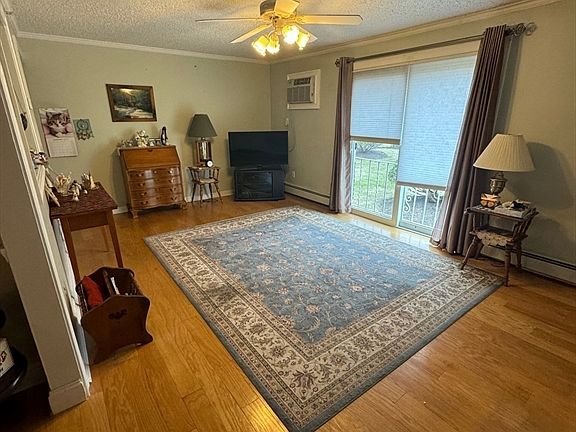 5th image of 4 Birchwood Point #204