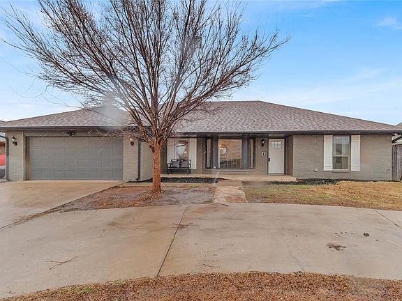 2nd image of 609 SW 104th Pl