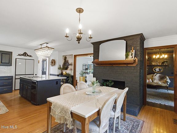 3rd image of 208 Providence Drive