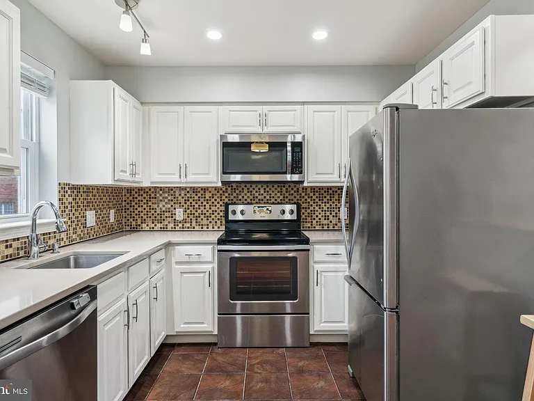 1303 N 7th St — Photo 15