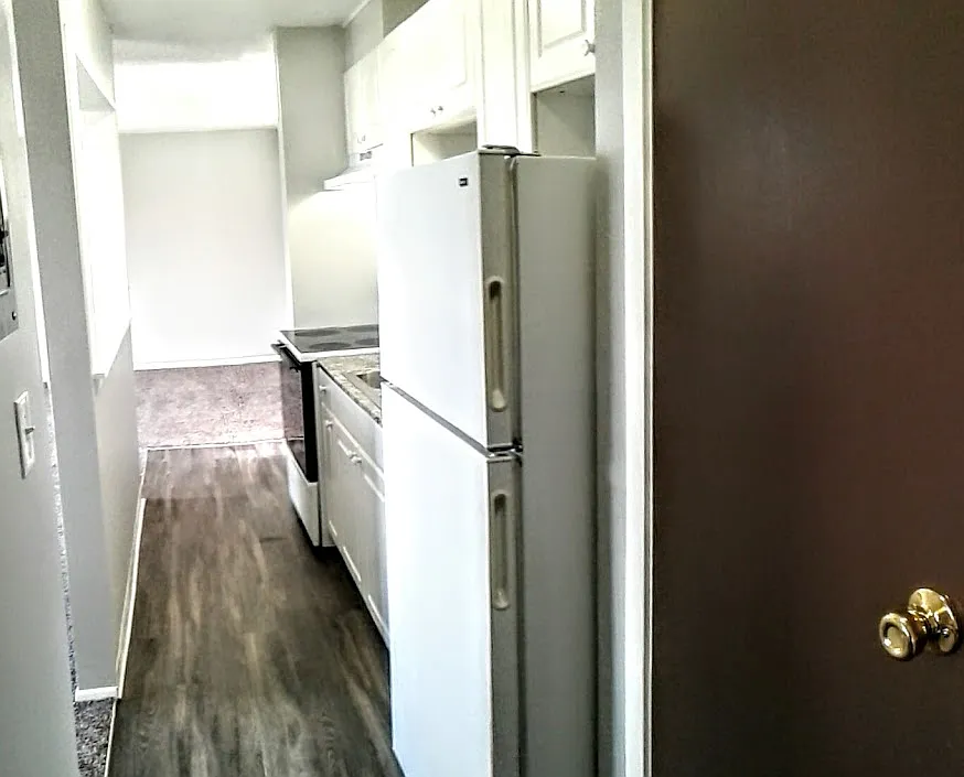 Royal Village Apartment Homes 245 — Photo 2